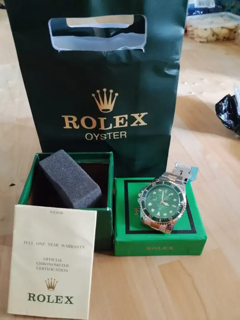 Jam tangan ROLEX