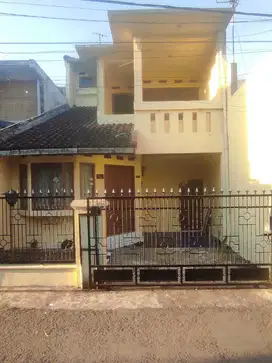 RUMAH 2.5 LANTAI DI BUMI RESIK PANGLAYUNGAN TASIKMALAYA