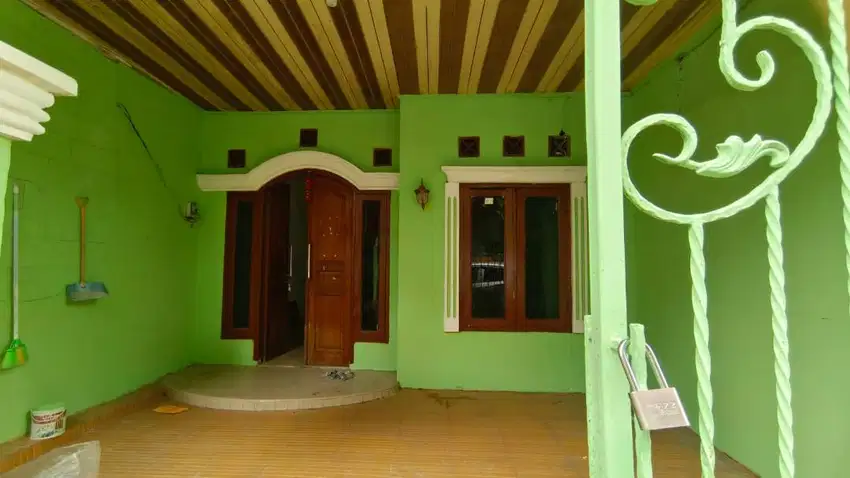 Dijual murah ruamh dua lantai dekat green Lake Tangerang