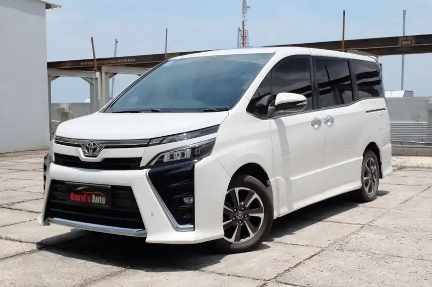 2018 Toyota Voxy 2.0 MPV Panoramic tdp 8jt