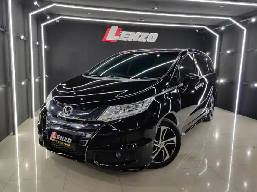 Odyssey Prestige 2016 Hitam Lenzo mobil