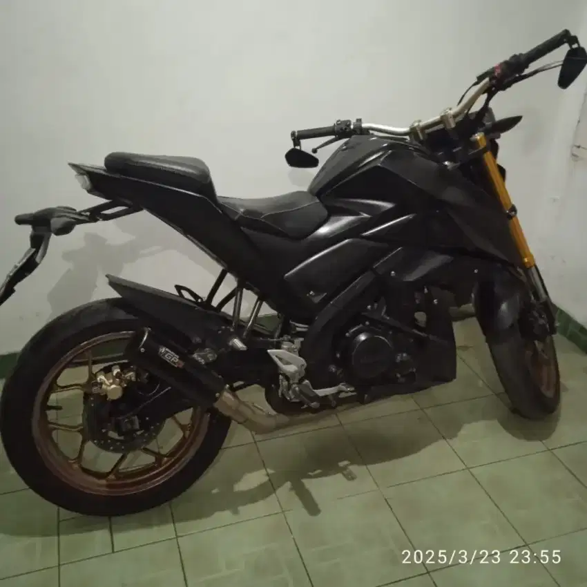 Yamaha xabre hitam