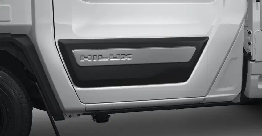 Side Body Moulding Toyota Hilux Rangga 24+