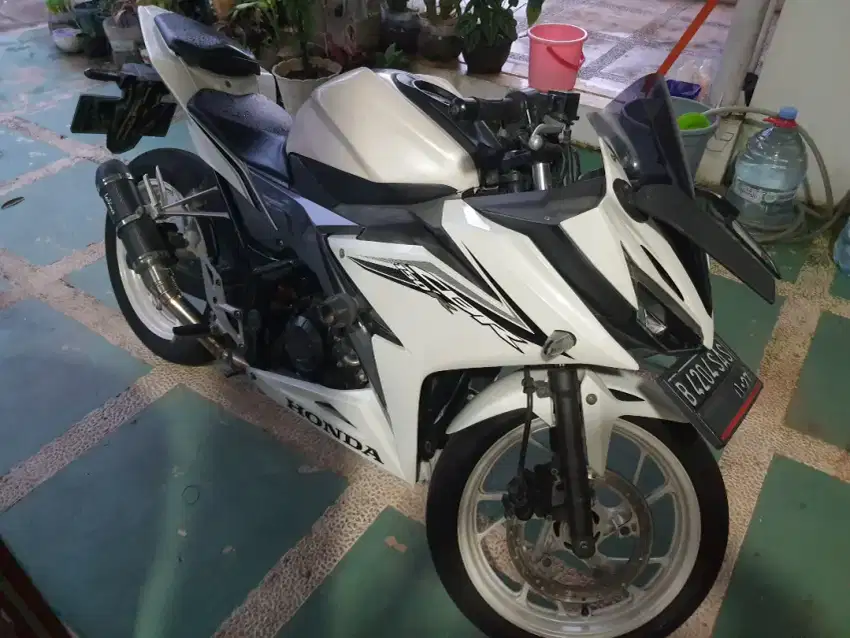 CBR putih ganteng