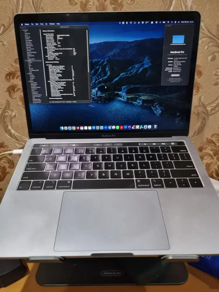 Macbook Pro Touchbar i5 8 GB/ 256 GB ex IBOX