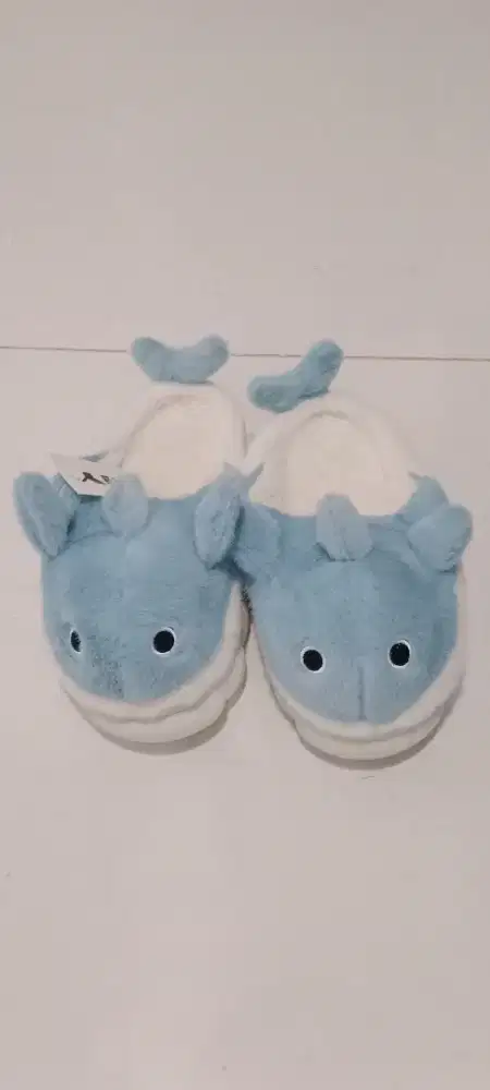 Sendal Karakter Biru