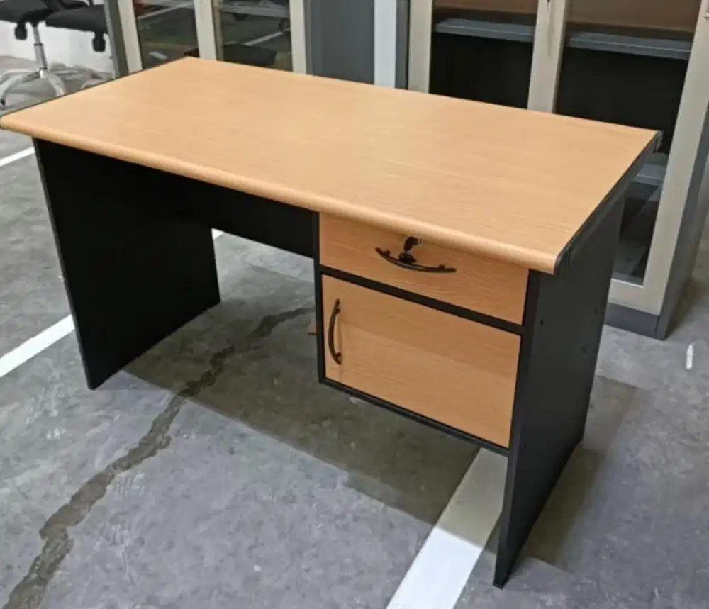 Meja Belajar atau Kerja Murah