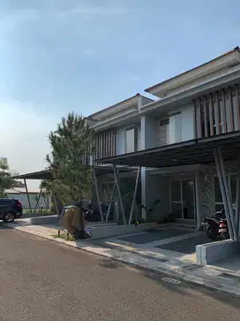 Rumah bagus 2 Lantai di Perum Jakarta Garden City