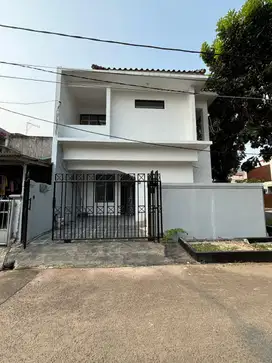 Rumah Hook Dijual Cepat 2 Lantai Sektor 6 Gading Serpong