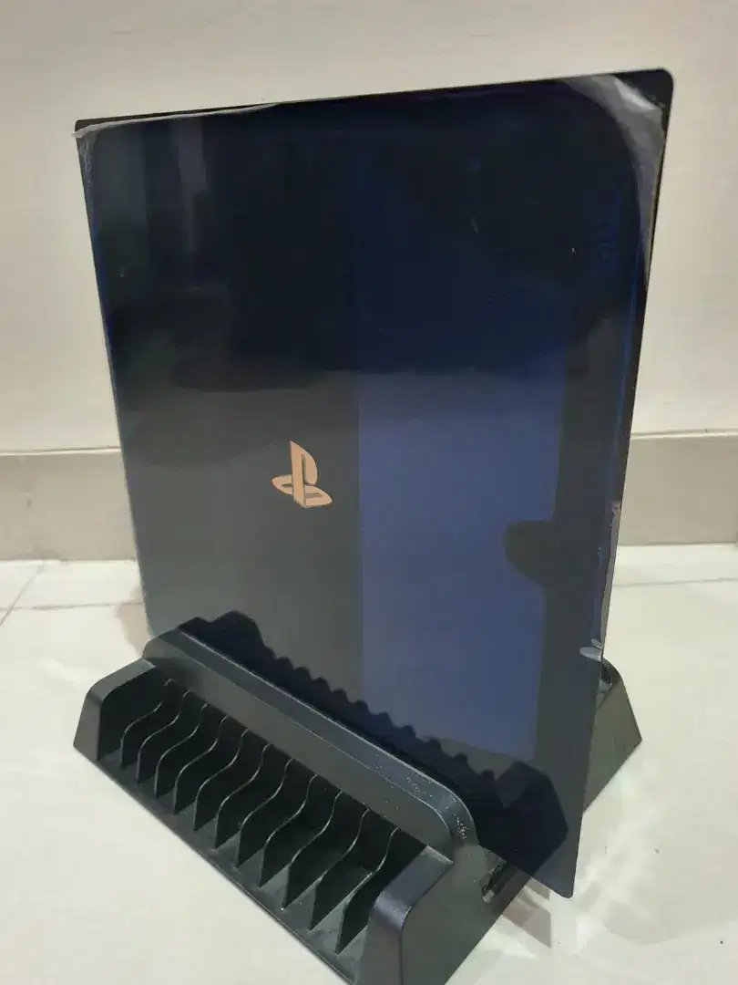Playstation PS4 PRO 2TB 500 million limited edition