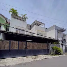 dijual rumah siap huni di menteng atas area jakarta