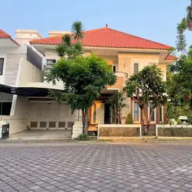 DIJUAL RUMAH HOOK REGENCY 21 JALAN RAYA BOULEVARD