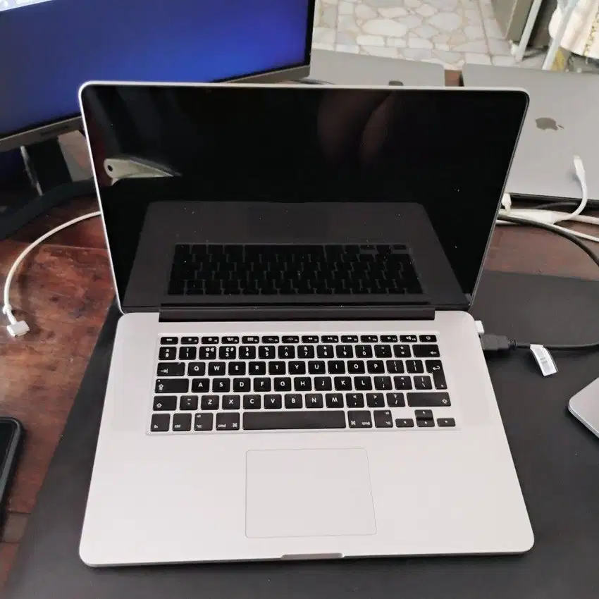 Apple MacBook Pro Retina 15-inch Late 2013 8/256 macOS Sequoia