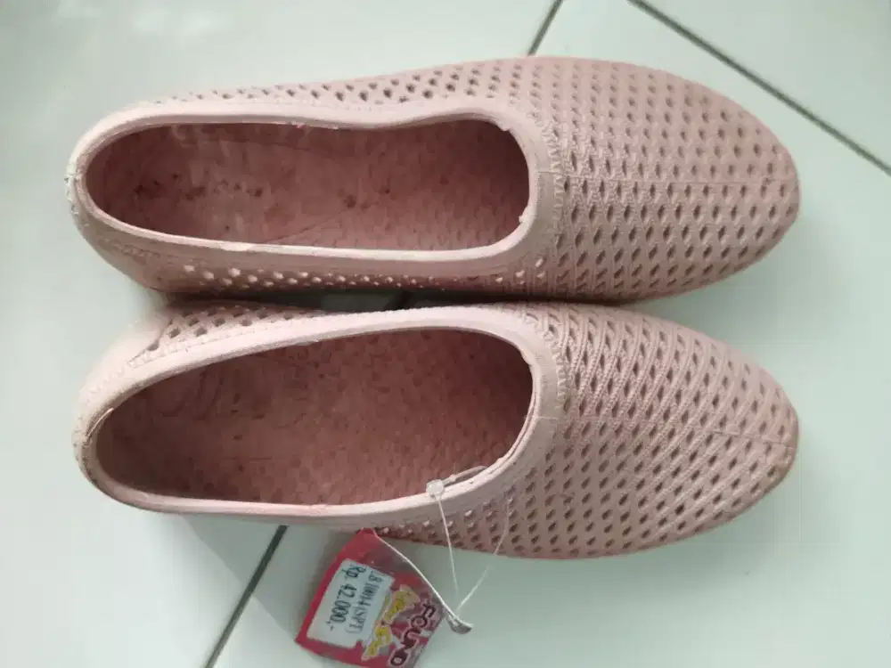 Sepatu karet new era