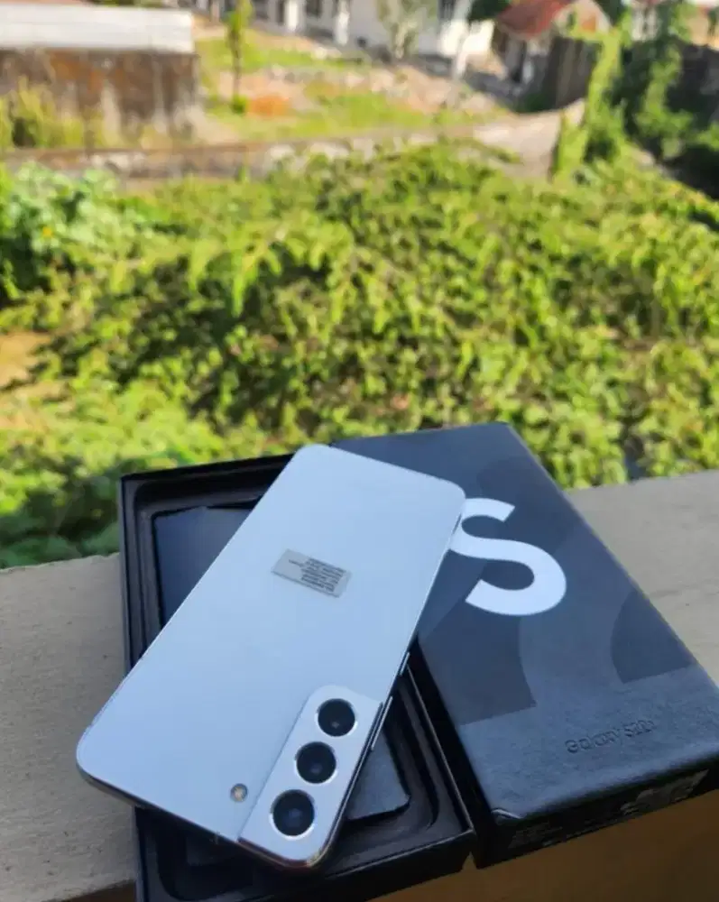 Samsung Galaxy S22 Plus 8/256 GB SEIN Kondisi Seperti Baru