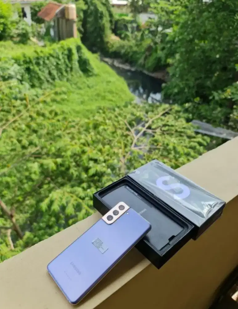 Samsung Galaxy S21 Plus 5G 8/256 GB SEIN Kondisi Seperti Baru