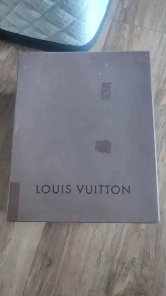 Louis Vuitton box