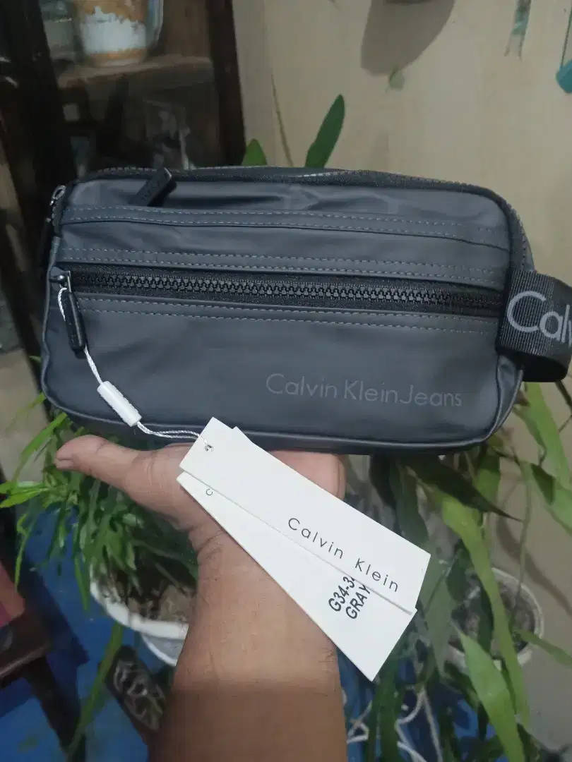 Tas CLUTCH/POUCH COACH PRIA & WANITA  KALVIN KLIEN -  warna Abu-abu