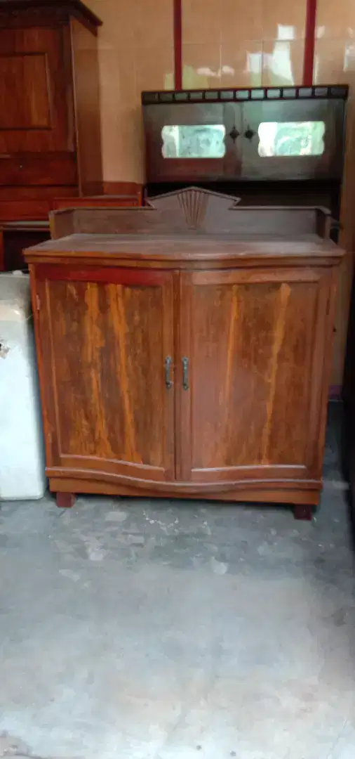 Bufet jati serbaguna