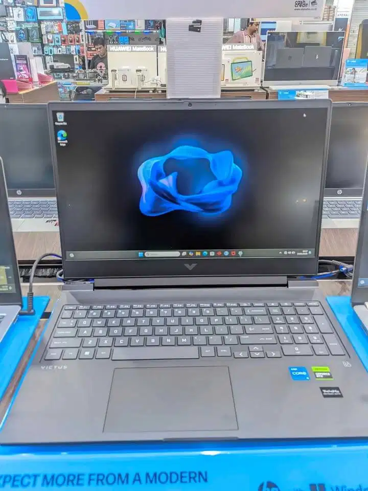 HP VICTUS 15 FA2717TX Intel Core i5-13420H 16 GB 512GB RTX 4050 6GB