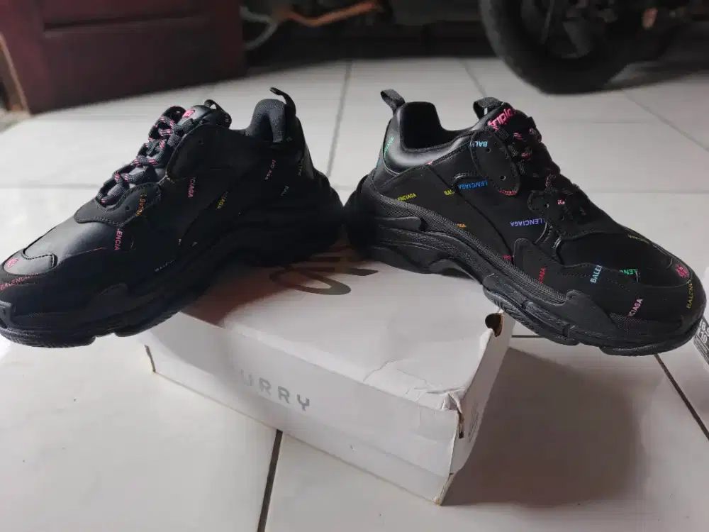 Balenciaga size 45 seken like new keren mewah, jual cepet 875rb