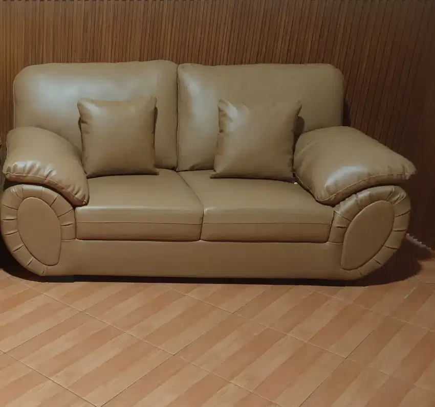 Jual sofa custom Brand New

- sofa boxer 2 seater