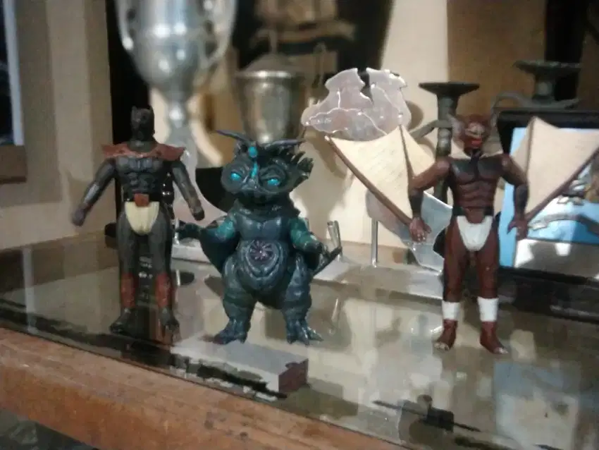 Action figur Bandai original begitu adanya