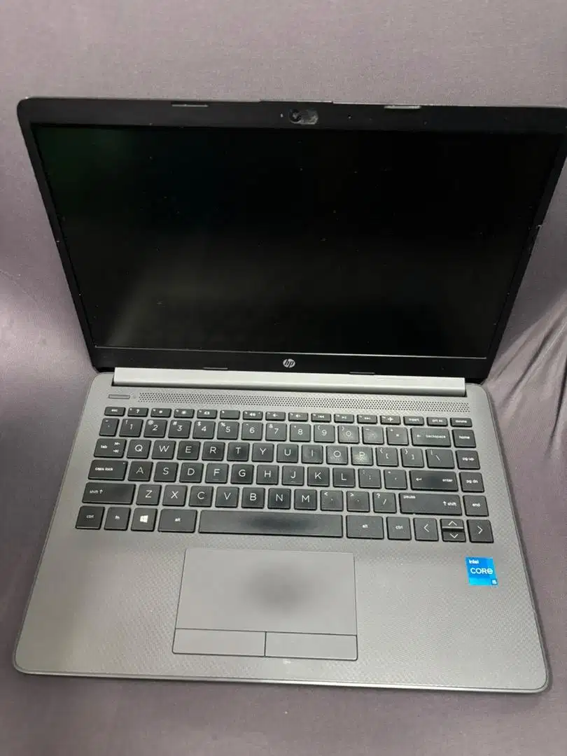 LAPTOP HP 240 G8 INTEL CORE I5 GEN 11 RAM 16gb ssd 512GB