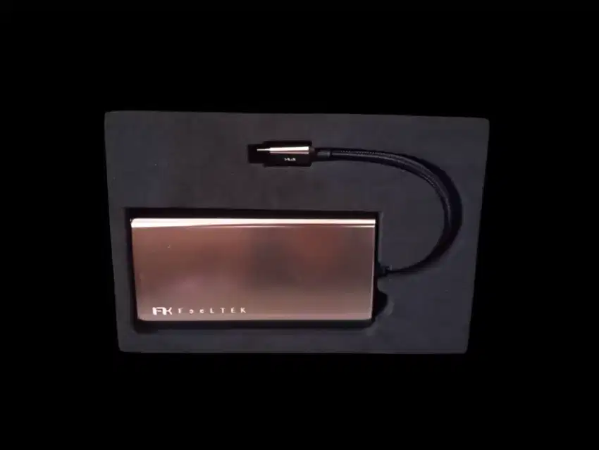 FeelTek 8 IN 1 USB-C PORTABLE HUB Ori iBox