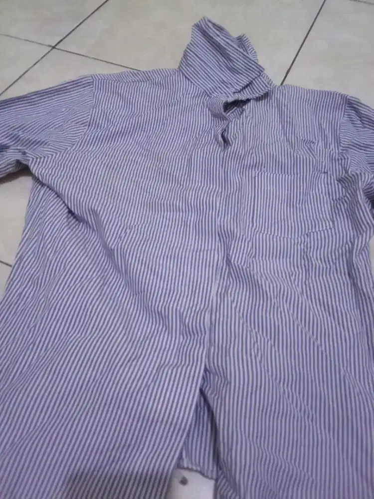 Kemeja kerah lengan panjang