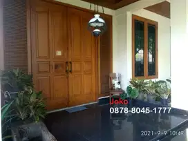 Rumah Bagus Area Komersial Sktr Jl. Ahmad Dahlan, Kebayoran Baru