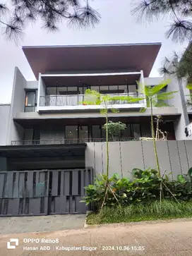 di jual rumah mewah claster depan,kolam renang lift Sentul city