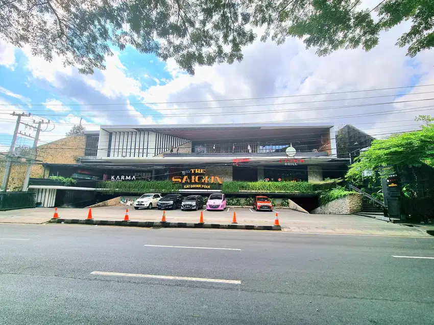 Dijual gedung resto di jl.hertasning lama makassar