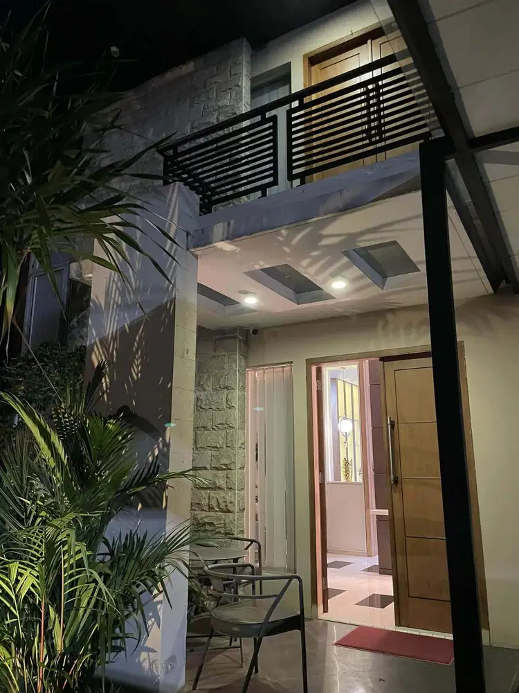DIJUAL CEPAT RUMAH MEWAH & STRATEGIS DI RAJABASA, SEMARANG