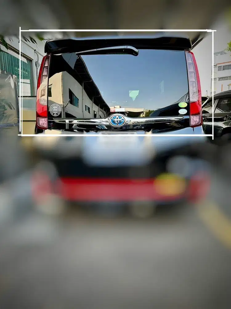 Rear Lamp & Garnish Toyota Esquire 2017-2021 for Toyota Voxy 2017-2021