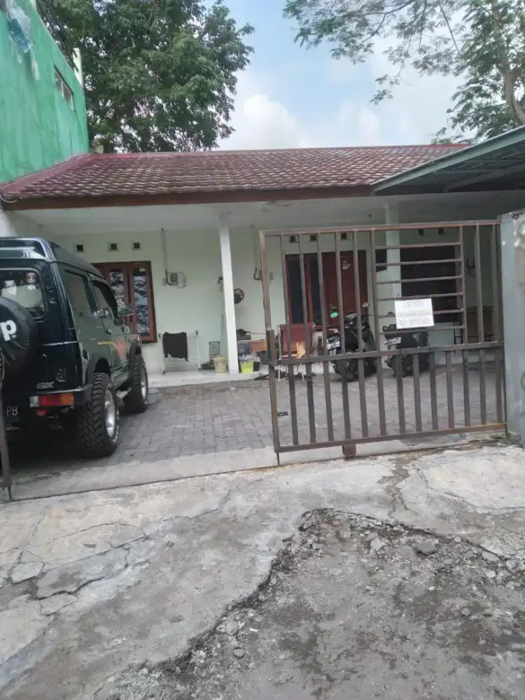 Jual cepat BU Rumah kost dkt UII JOGJA  14 kmr (kmr mandi dalam)