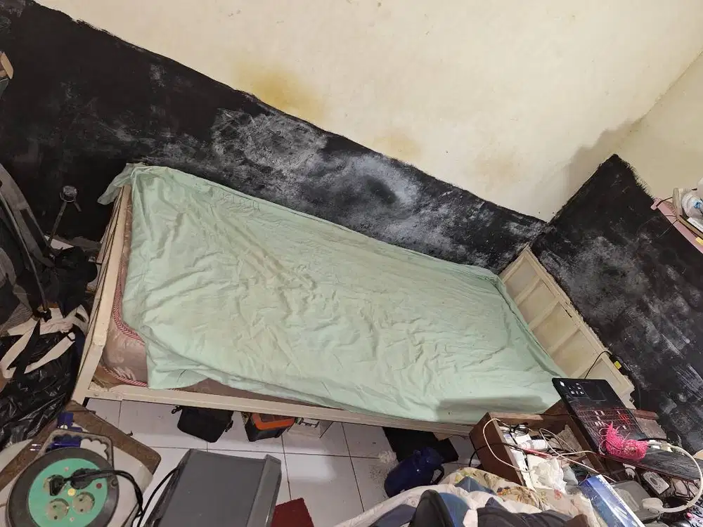 DIJUAl.. Ranjang besi PL no minus beserta spring bed