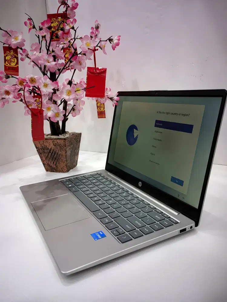Laptop HP14 ep0260TU i3-1315U 8GB/512GB/Windows 11/OHS 2024