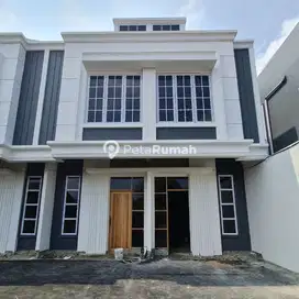 Dijual Rumah Daerah Cemara Komplek Carilla haus