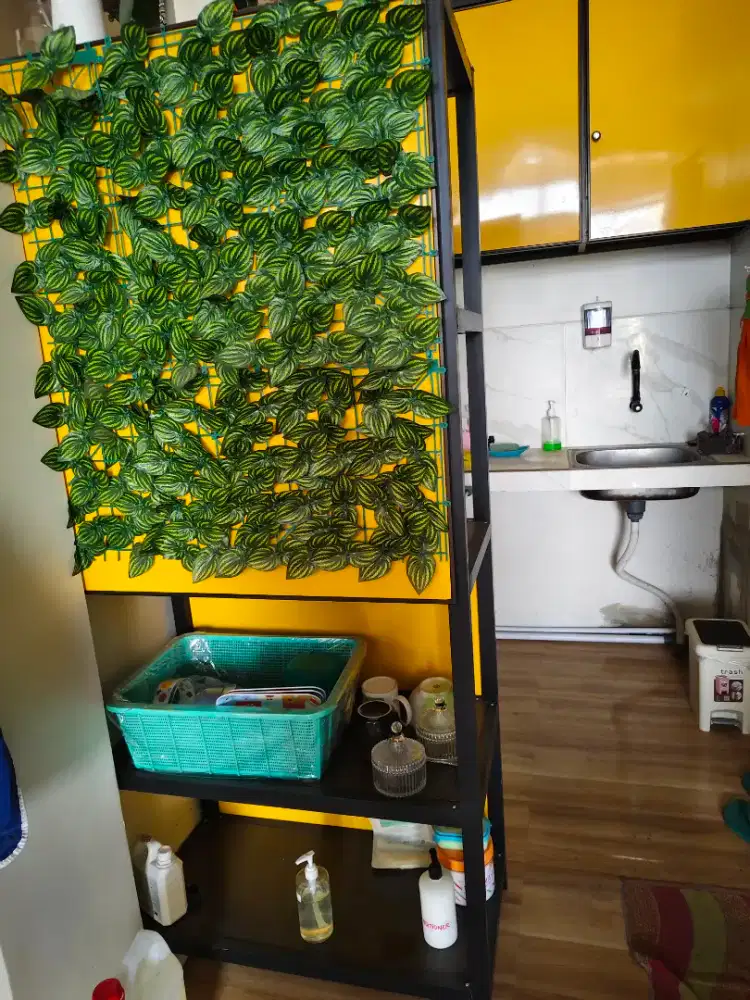 Lemari / rak sekat salon Anti air anti api