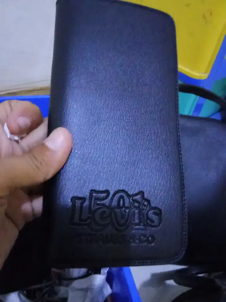 Dompet htm Levis