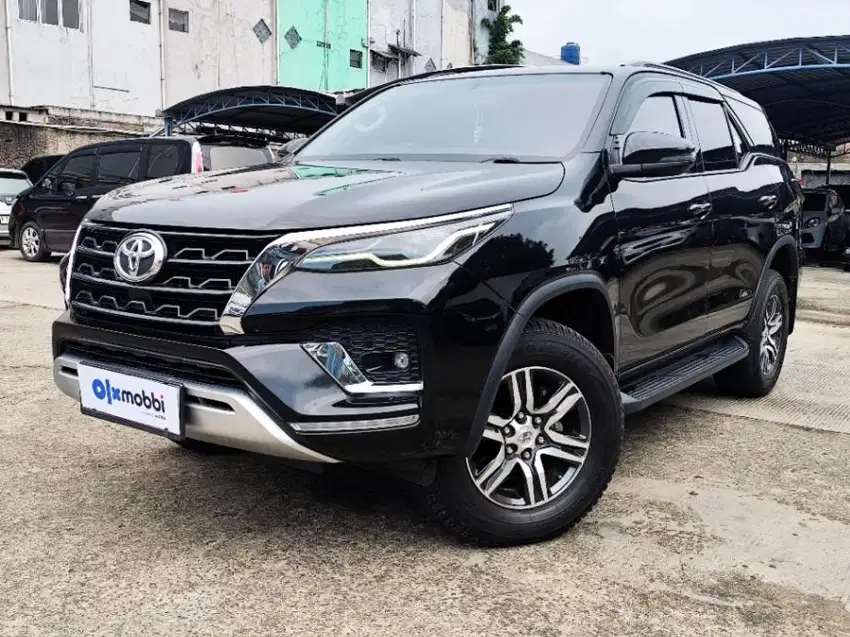 DP MURAH - Toyota Fortuner 2.4 G 4X2 DSL Solar-AT 2022 Hitam