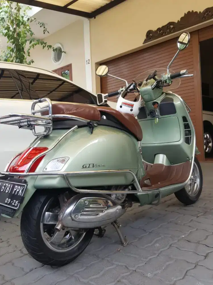piaggio GTV 250 ( ITALY ) 2010