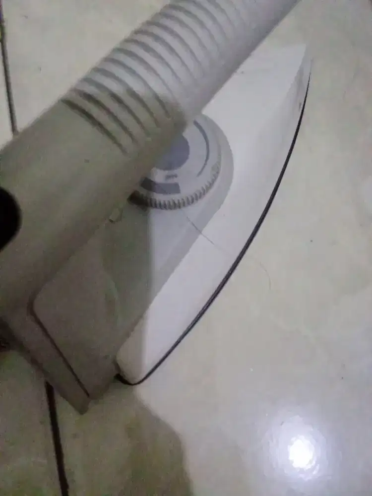 Setrika listrik ellane