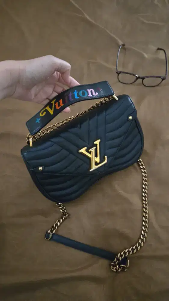 Louis Vuitton Wave MM Chain Bag black GHW 2018