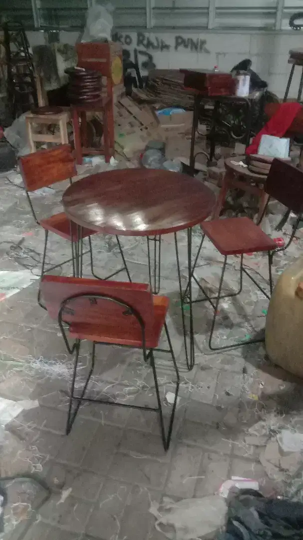 Meja kursi resto