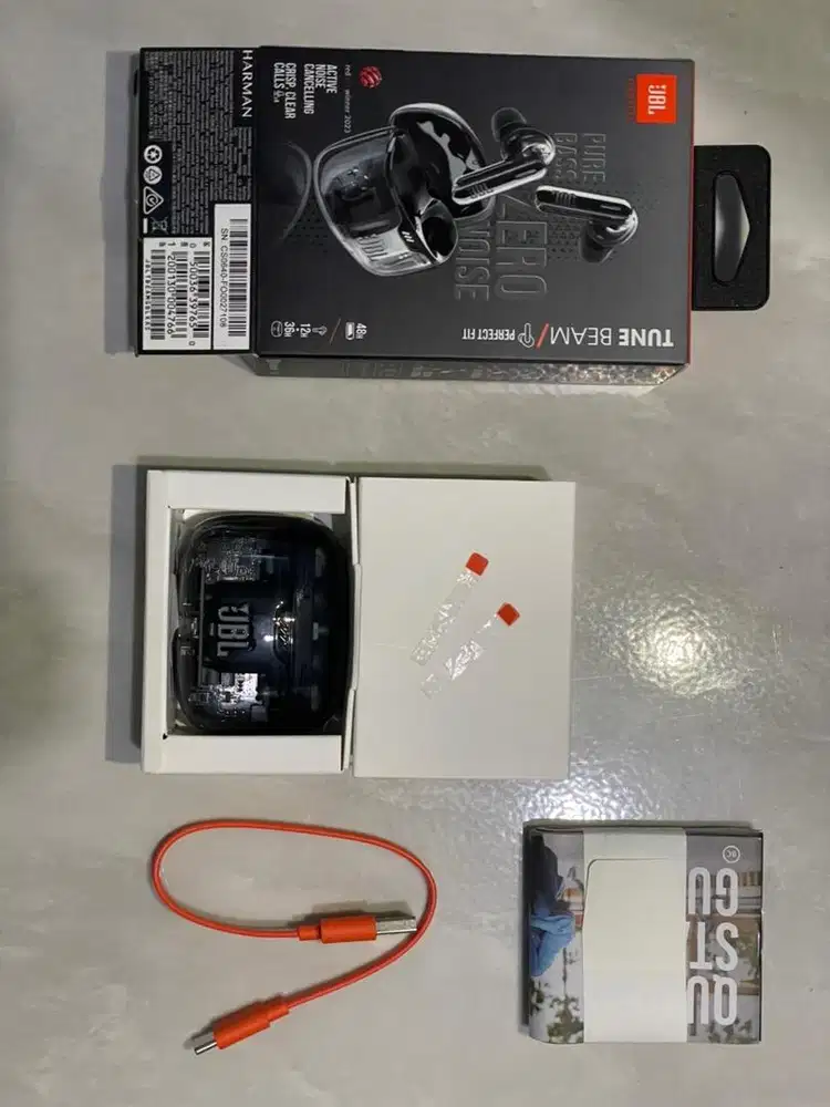 JBL Tune Beam Ghost Edition