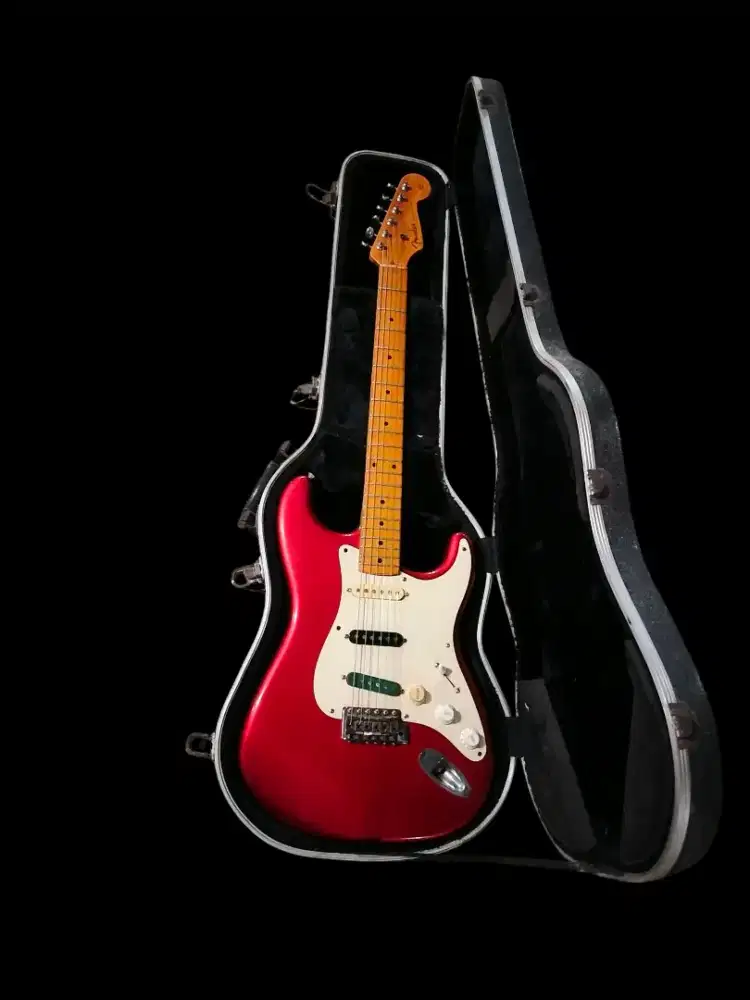 Fender stratocaster japan st57 red candy aple 1999