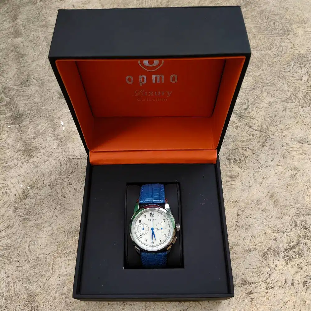 Jam Tangan Elegan Opmo Arthur Pilot Chronograph White Dial Blue Strap