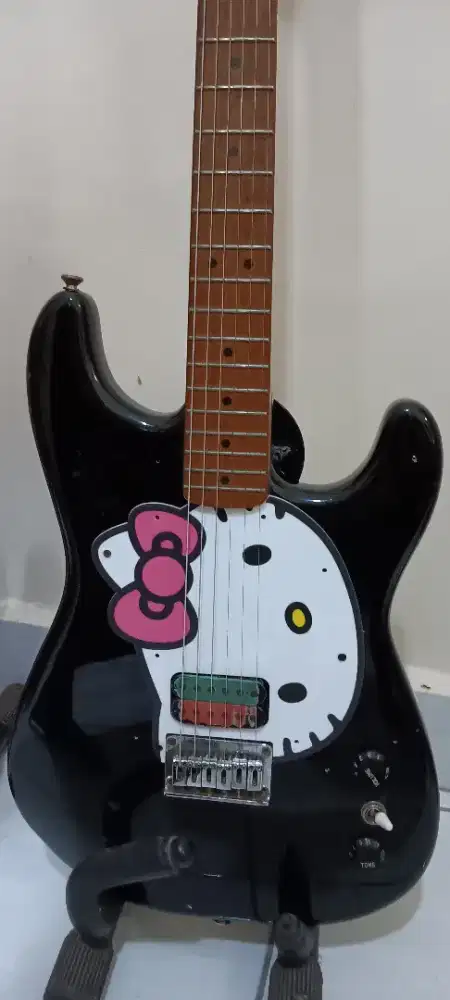 Gitar Squier Hello Kitty Black ori
